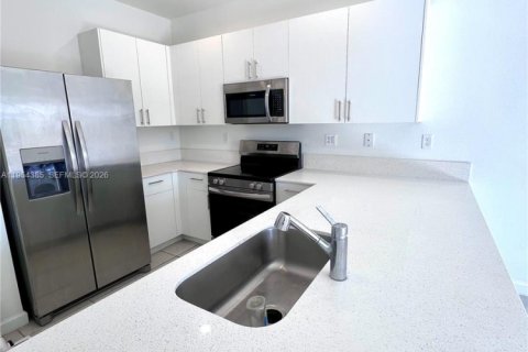 Adosado en alquiler en Homestead, Florida, 3 dormitorios, 129.41 m2 № 2008337 - foto 7