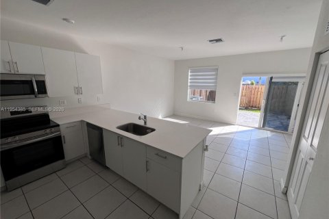 Adosado en alquiler en Homestead, Florida, 3 dormitorios, 129.41 m2 № 2008337 - foto 6