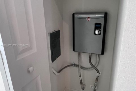 Adosado en alquiler en Homestead, Florida, 3 dormitorios, 129.41 m2 № 2008337 - foto 13