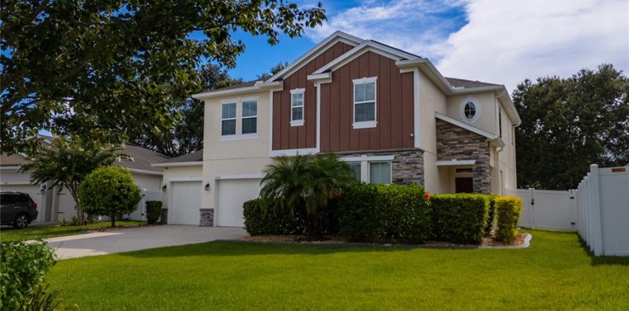 Villa ou maison à Eustis, Floride 5 chambres, 255.02 m2 № 1883869