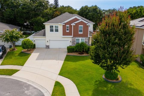 House in Eustis, Florida 5 bedrooms, 255.02 sq.m. № 1883869 - photo 2