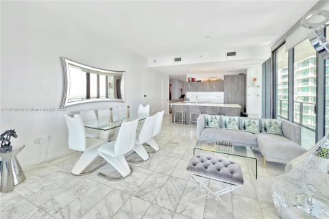 Copropriété à louer à Miami, Floride: 3 chambres, 153.2 m2 № 1981357 - photo 10