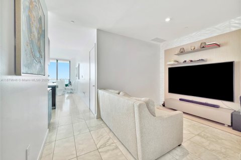 Copropriété à louer à Miami, Floride: 3 chambres, 153.2 m2 № 1981357 - photo 19