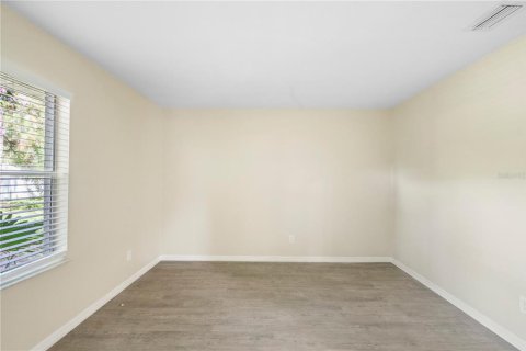 House in Palm Bay, Florida 3 bedrooms, 175.03 sq.m. № 1911482 - photo 22