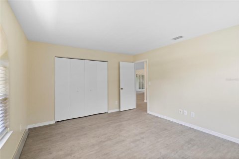 House in Palm Bay, Florida 3 bedrooms, 175.03 sq.m. № 1911482 - photo 19