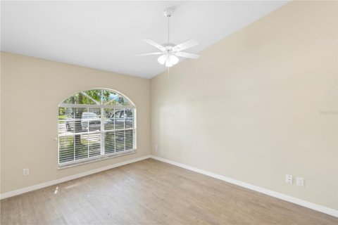 House in Palm Bay, Florida 3 bedrooms, 175.03 sq.m. № 1911482 - photo 15