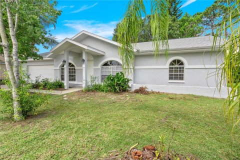 House in Palm Bay, Florida 3 bedrooms, 175.03 sq.m. № 1911482 - photo 3