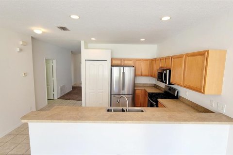 Casa en alquiler en Tampa, Florida, 4 dormitorios, 201.97 m2 № 1767951 - foto 6
