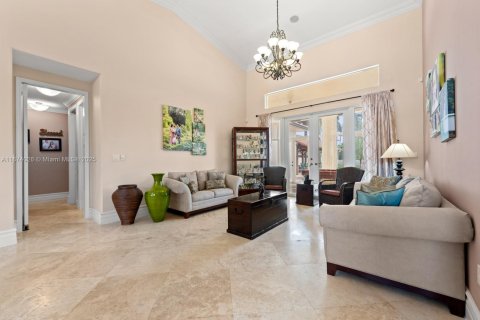 House in Miami, Florida 5 bedrooms, 343.18 sq.m. № 1403046 - photo 7