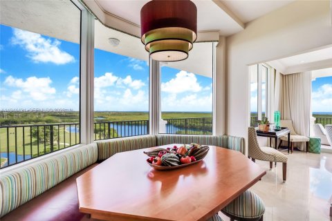 Снять в аренду кондоминиум в Корал-Гейблс, Флорида 3 спальни, 270.07м2, № 1998771 - фото 9