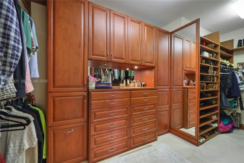 Снять в аренду кондоминиум в Корал-Гейблс, Флорида 3 спальни, 270.07м2, № 1998771 - фото 13