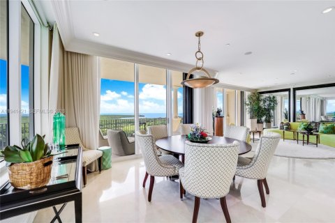 Снять в аренду кондоминиум в Корал-Гейблс, Флорида 3 спальни, 270.07м2, № 1998771 - фото 7