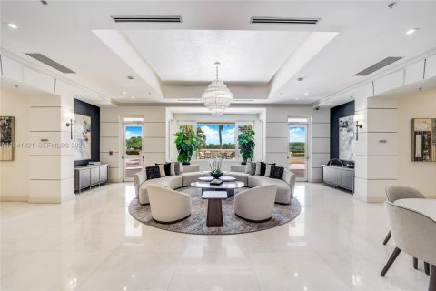 Снять в аренду кондоминиум в Корал-Гейблс, Флорида 3 спальни, 270.07м2, № 1998771 - фото 19