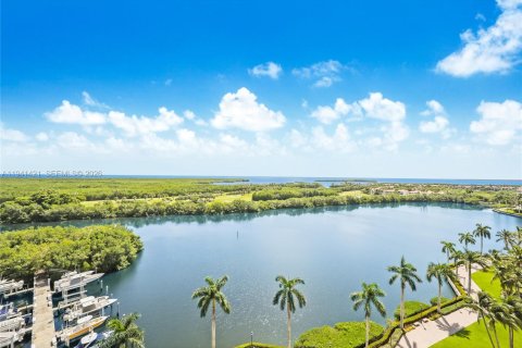 Снять в аренду кондоминиум в Корал-Гейблс, Флорида 3 спальни, 270.07м2, № 1998771 - фото 2