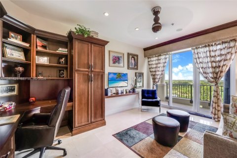 Снять в аренду кондоминиум в Корал-Гейблс, Флорида 3 спальни, 270.07м2, № 1998771 - фото 17