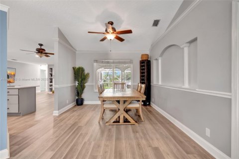 House in Jupiter, Florida 3 bedrooms, 178 sq.m. № 1860704 - photo 3