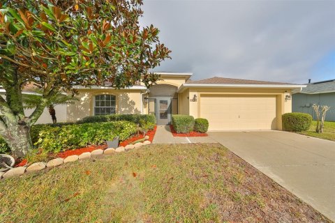 House in Lakeland, Florida 3 bedrooms, 150.87 sq.m. № 1717683 - photo 1