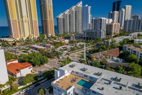 Condo in Sunny Isles Beach, Florida, 1 bedroom  № 1862952 - photo 19