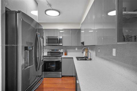 Condo in Sunny Isles Beach, Florida, 1 bedroom  № 1862952 - photo 4