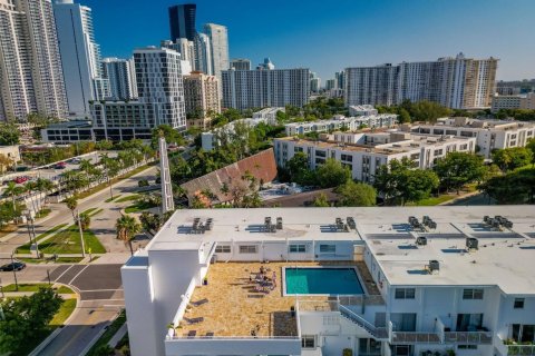 Condo in Sunny Isles Beach, Florida, 1 bedroom  № 1862952 - photo 18