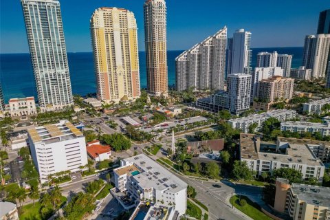 Condo in Sunny Isles Beach, Florida, 1 bedroom  № 1862952 - photo 21