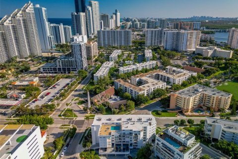 Condo in Sunny Isles Beach, Florida, 1 bedroom  № 1862952 - photo 3