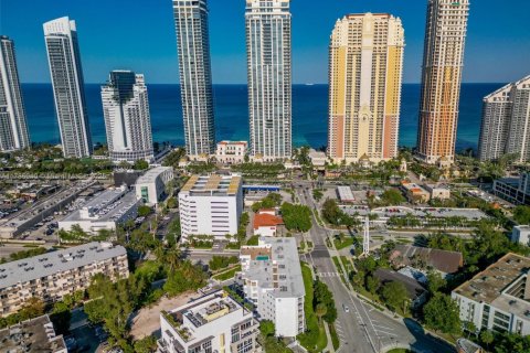 Condo in Sunny Isles Beach, Florida, 1 bedroom  № 1862952 - photo 20