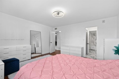 Condo in Sunny Isles Beach, Florida, 1 bedroom  № 1862952 - photo 15