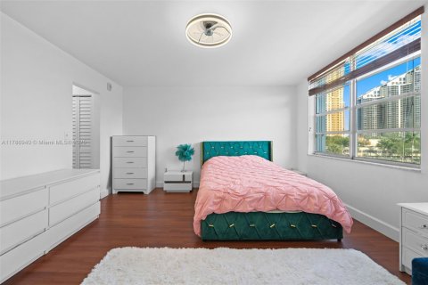 Condo in Sunny Isles Beach, Florida, 1 bedroom  № 1862952 - photo 14