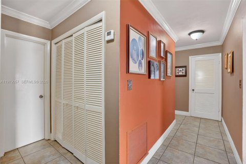 Immobilier commercial à vendre à Miami, Floride: 239.69 m2 № 2046444 - photo 17