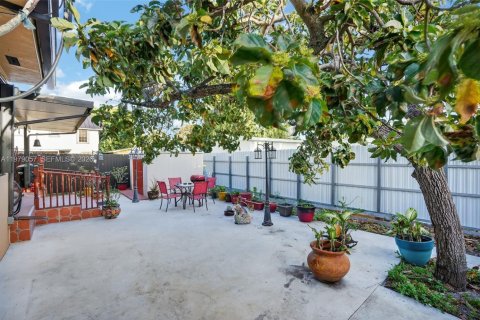 Immobilier commercial à vendre à Miami, Floride: 239.69 m2 № 2046444 - photo 28