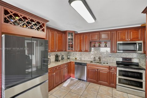 Immobilier commercial à vendre à Miami, Floride: 239.69 m2 № 2046444 - photo 12
