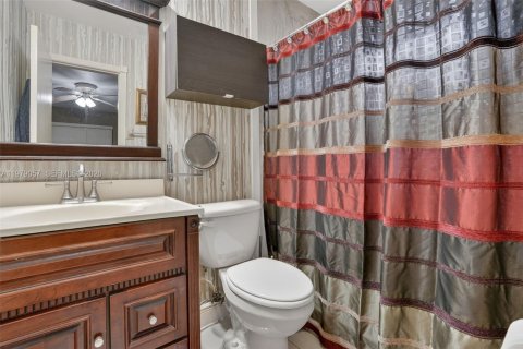 Immobilier commercial à vendre à Miami, Floride: 239.69 m2 № 2046444 - photo 20