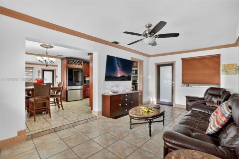 Immobilier commercial à vendre à Miami, Floride: 239.69 m2 № 2046444 - photo 15