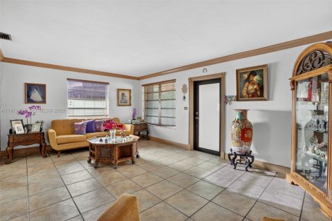 Immobilier commercial à vendre à Miami, Floride: 239.69 m2 № 2046444 - photo 7