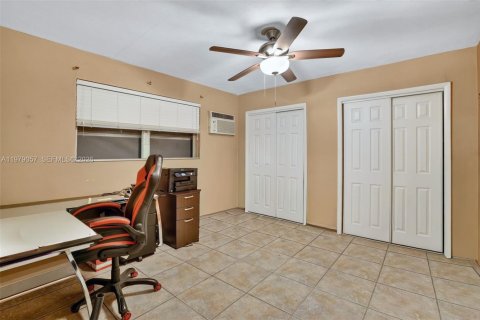Immobilier commercial à vendre à Miami, Floride: 239.69 m2 № 2046444 - photo 24