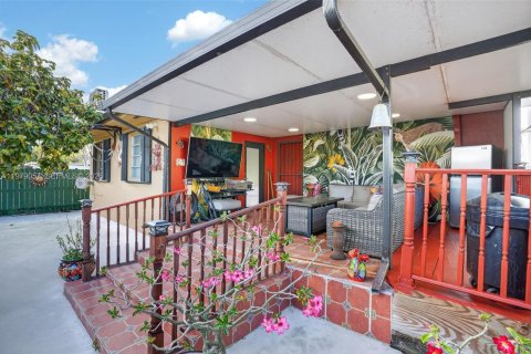 Immobilier commercial à vendre à Miami, Floride: 239.69 m2 № 2046444 - photo 27