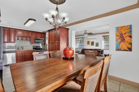 Immobilier commercial à vendre à Miami, Floride: 239.69 m2 № 2046444 - photo 9