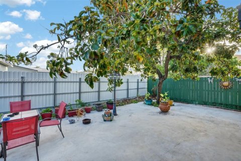 Immobilier commercial à vendre à Miami, Floride: 239.69 m2 № 2046444 - photo 29