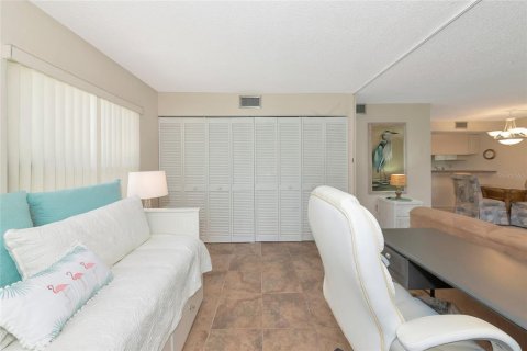 Condo in Sarasota, Florida, 2 bedrooms  № 1746393 - photo 22