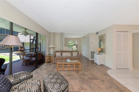 Condo in Sarasota, Florida, 2 bedrooms  № 1746393 - photo 13