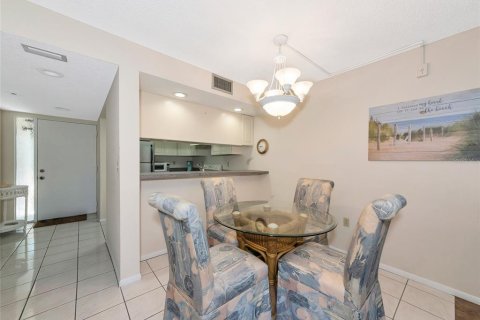 Condo in Sarasota, Florida, 2 bedrooms  № 1746393 - photo 9