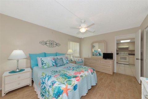 Condo in Sarasota, Florida, 2 bedrooms  № 1746393 - photo 18