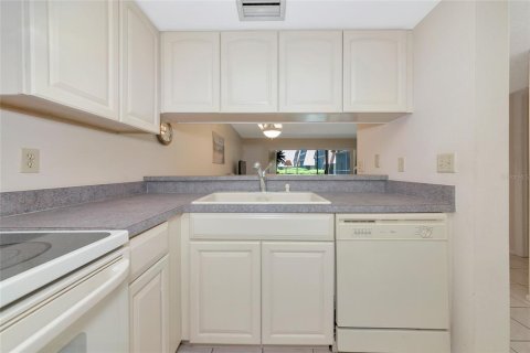 Condo in Sarasota, Florida, 2 bedrooms  № 1746393 - photo 7