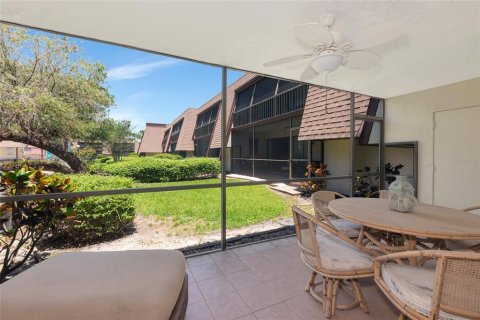 Condo in Sarasota, Florida, 2 bedrooms  № 1746393 - photo 24