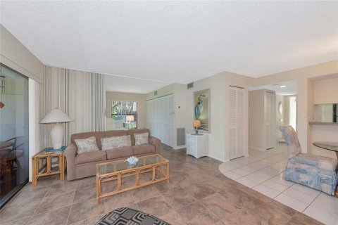 Condo in Sarasota, Florida, 2 bedrooms  № 1746393 - photo 14