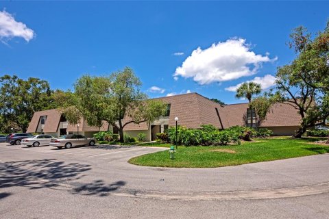 Condo in Sarasota, Florida, 2 bedrooms  № 1746393 - photo 2