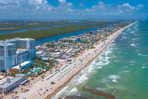 Hotel en venta en Hollywood, Florida, 2 dormitorios, 88.16 m2 № 1959067 - foto 28