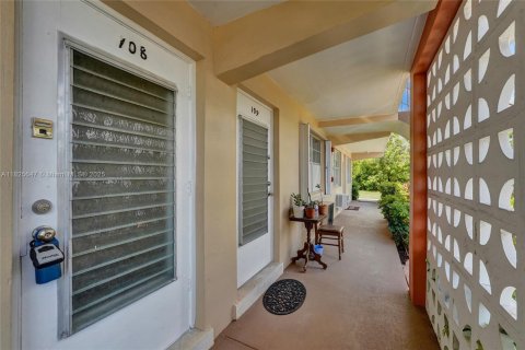 Condo in Fort Lauderdale, Florida, 1 bedroom  № 1796260 - photo 4