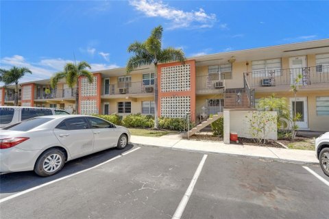 Condo in Fort Lauderdale, Florida, 1 bedroom  № 1796260 - photo 2